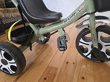 Velosipedlər: Usaq ucun 3 teker velosiped. 1 aydi alinib oyrenib digerine kecdi diye — 4
