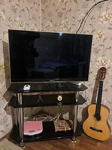 islenmis stol stullar: Bu evə aid hər şey satılır( ev söküldüyü üçun) Qiymət üçün nömrəyə — 1