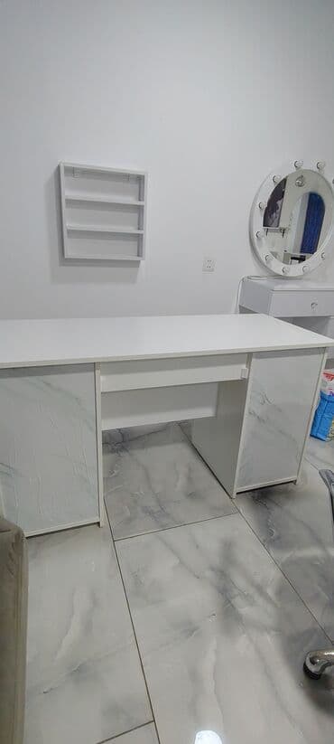 Sifarişlə işçi masaları: Təcili !!!Ağ rəngli geniş iş/kompüter masası - Material: laminat/LDSP lalafo.az -da — 3 Sifarişlə işçi masaları: Təcili !!!Ağ rəngli geniş iş/kompüter masası - Material: laminat/LDSP — 3