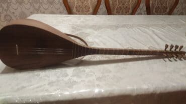 Saz – uzun qollu, klassik Azərbaycan-türk xalq aləti - Korpus: armud lalafo.az -da Saz – uzun qollu, klassik Azərbaycan-türk xalq aləti - Korpus: armud