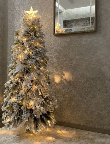 Qar effekti ilə bəzədilmiş süni Yeni il ağacı - Rəng: ağ-qarlı lalafo.az -da Qar effekti ilə bəzədilmiş süni Yeni il ağacı - Rəng: ağ-qarlı