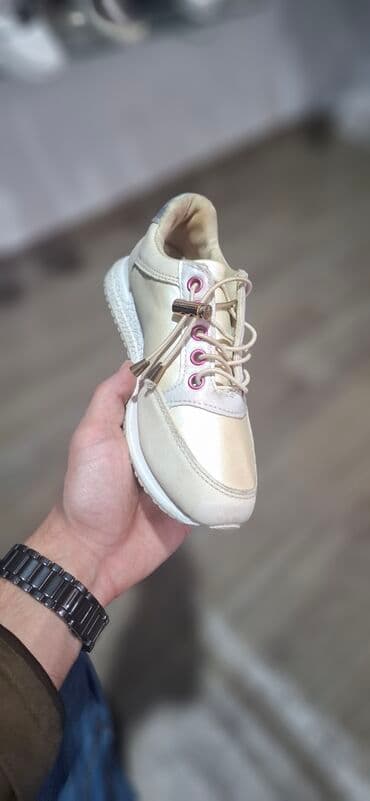 Ölçü: 32 ✔️ Krem rəngli krasovka - - Gündəlik istifadə, gəzinti və lalafo.az -da Ölçü: 32 ✔️ Krem rəngli krasovka - - Gündəlik istifadə, gəzinti və