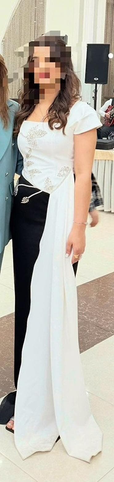 Zərif axşam/gecə geyimi Sadəcə bir dəfə geyinilib, baha alınıb - lalafo.az -da Zərif axşam/gecə geyimi Sadəcə bir dəfə geyinilib, baha alınıb -