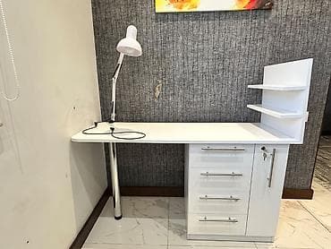 Ağ rəngli iş masası və masaüstü lampası
lampa 40 Stol 190 lalafo.az -da Ağ rəngli iş masası və masaüstü lampası
lampa 40 Stol 190