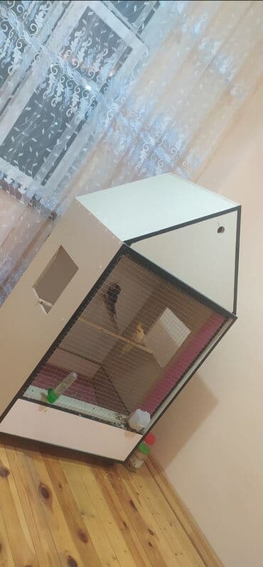 Böyük ölçülü quş qəfəsi – ev formasında dizayn alti cekmeceli lalafo.az -da Böyük ölçülü quş qəfəsi – ev formasında dizayn alti cekmeceli