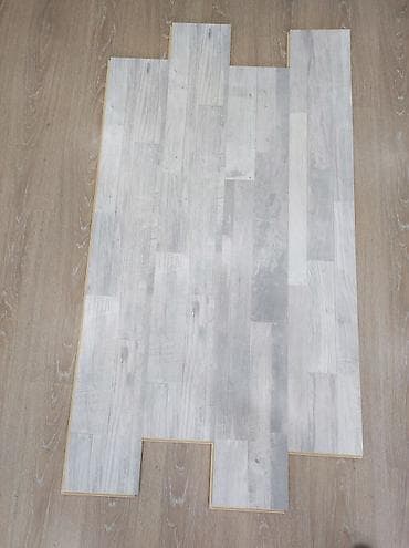 Açıq boz tonlarında laminat döşəmə panelləri - Material: laminat - lalafo.az -da Açıq boz tonlarında laminat döşəmə panelləri - Material: laminat -