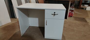 Açarla kilidlənən çekmecəli kompakt iş masası - Material: Laminat/MDF lalafo.az -da Açarla kilidlənən çekmecəli kompakt iş masası - Material: Laminat/MDF