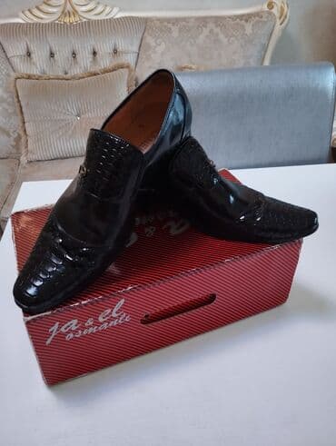 Qara rəngli klassik kişi tufliləri - Model: Loafer tipli, bağsız - lalafo.az -da Qara rəngli klassik kişi tufliləri - Model: Loafer tipli, bağsız -