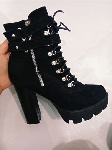 Qadınlar üçün qara krujeva detallı dabanlı bot - Model: bağlamalı və lalafo.az -da Qadınlar üçün qara krujeva detallı dabanlı bot - Model: bağlamalı və