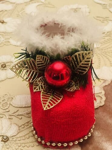 Yeni il dekoru – qırmızı mini çəkmə - Şənlik üslubunda bəzədilmiş lalafo.az -da Yeni il dekoru – qırmızı mini çəkmə - Şənlik üslubunda bəzədilmiş
