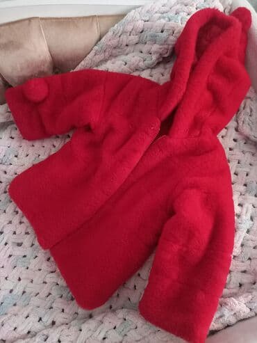 Uşaq üçün qırmızı rəngli kapüşonlu kürk tipli jaket. Xüsusiyyətlər: - lalafo.az -da Uşaq üçün qırmızı rəngli kapüşonlu kürk tipli jaket. Xüsusiyyətlər: -