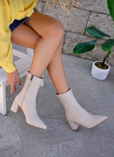 Qadın üçün bej rəngli qısa çəkmə (ankle boot) - Rəng: açıq bej/ekru - lalafo.az -da Qadın üçün bej rəngli qısa çəkmə (ankle boot) - Rəng: açıq bej/ekru -