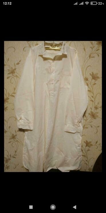 Böyuk ölçüde Sarocka üzerinde XL ölçü yazilibb. 4 düyməli tam ag lalafo.az -da Böyuk ölçüde Sarocka üzerinde XL ölçü yazilibb. 4 düyməli tam ag