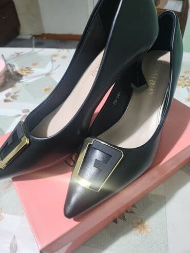 Qadın klassik tufliləri - Rəng: qara - Burun: iti (pointed toe) - Üst lalafo.az -da Qadın klassik tufliləri - Rəng: qara - Burun: iti (pointed toe) - Üst