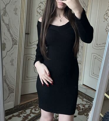 Qara rəngli trikotaj paltar - Model: dar siluetli, bədənə oturan - lalafo.az -da Qara rəngli trikotaj paltar - Model: dar siluetli, bədənə oturan -