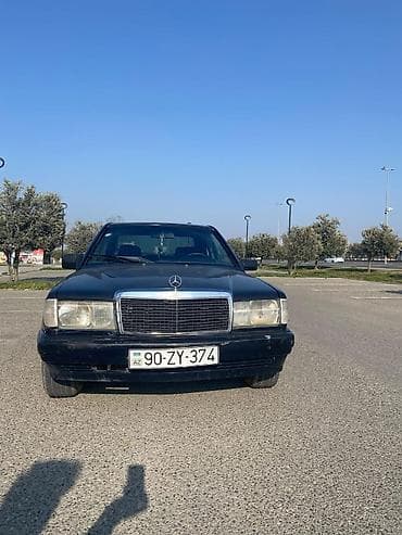 Mercedes-Benz 190 (W201) modelinə aid qara rəngli sedan avtomobili lalafo.az -da Mercedes-Benz 190 (W201) modelinə aid qara rəngli sedan avtomobili