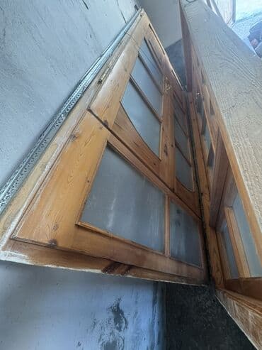 Taxta şüşəli qapı dəsti Qapılardan ikisi iki taylı, biri bir lalafo.az -da Taxta şüşəli qapı dəsti Qapılardan ikisi iki taylı, biri bir