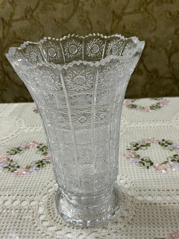 Bir vaza, Xrustal lalafo.az -da Bir vaza, Xrustal