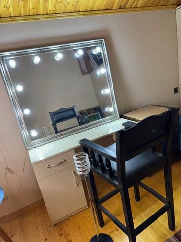 Isiqlari yanan guzgulu mebel,stul ve fen saxlamaq ucun aksesuar.dest lalafo.az -da Isiqlari yanan guzgulu mebel,stul ve fen saxlamaq ucun aksesuar.dest