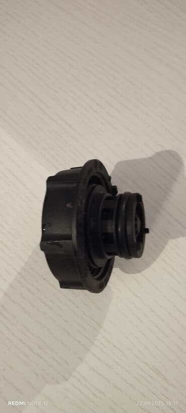 Другие детали системы охлаждения и нагревания: Məhsul: Avtomobil radiator/soyuducu sisteminin qapağı - Üst hissədə at lalafo.az — 2 Другие детали системы охлаждения и нагревания: Məhsul: Avtomobil radiator/soyuducu sisteminin qapağı - Üst hissədə — 2