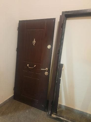 Tecili 2 qapi 150 azn seyf qapi ve otag qapisi ikisi birlikde satilir lalafo.az -da Tecili 2 qapi 150 azn seyf qapi ve otag qapisi ikisi birlikde satilir
