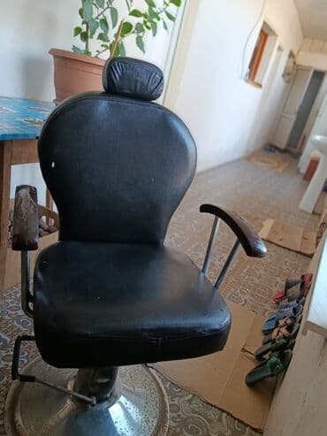 Полки, этажерки: Bərbər kreslo normal vəziyyətdədi bir tək ayağı paslanıb oda asan at lalafo.az — 1 Полки, этажерки: Bərbər kreslo normal vəziyyətdədi bir tək ayağı paslanıb oda asan — 1