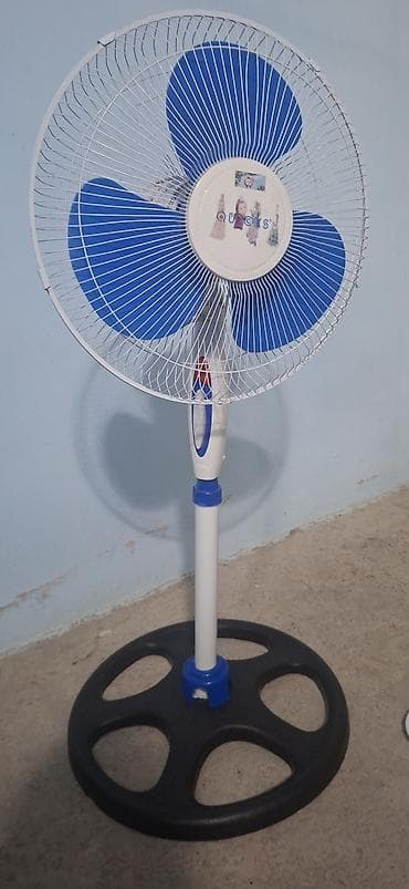 Stasionar döşəmə ventilyatoru - Rəng: ağ-göy - 3 qanadlı, geniş metal lalafo.az -da Stasionar döşəmə ventilyatoru - Rəng: ağ-göy - 3 qanadlı, geniş metal