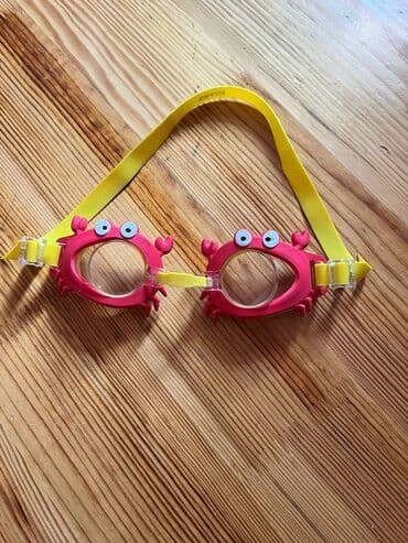 Üzgüçülük üçü oçki çox rahat ve möhkem tutur lalafo.az -da Üzgüçülük üçü oçki çox rahat ve möhkem tutur