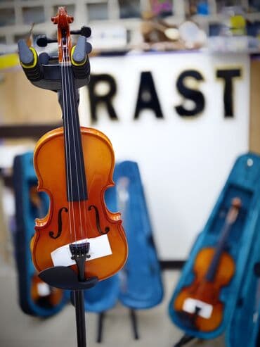 Skripkalar: Skiripka Skiripka "Tayste R80S" 4/1; 4/2; 4/3; 4/4 ölçüdə Rast lalafo.az -da — 5 Skripkalar: Skiripka Skiripka "Tayste R80S" 4/1; 4/2; 4/3; 4/4 ölçüdə Rast — 5