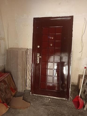 Для квартиры Б/у Входная дверь С глазком, Самовывоз, Платная доставка at lalafo.az Для квартиры Б/у Входная дверь С глазком, Самовывоз, Платная доставка