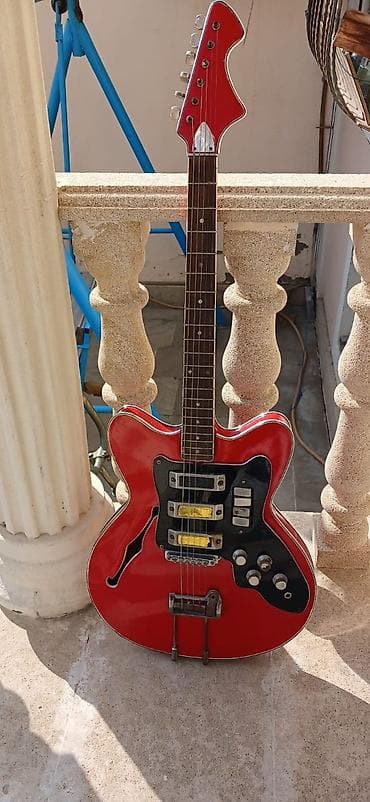 🎸 Yelona Vintage Elektrik Gitar Satılır – Retro Model 💰 Qiymət: 700 lalafo.az -da 🎸 Yelona Vintage Elektrik Gitar Satılır – Retro Model 💰 Qiymət: 700