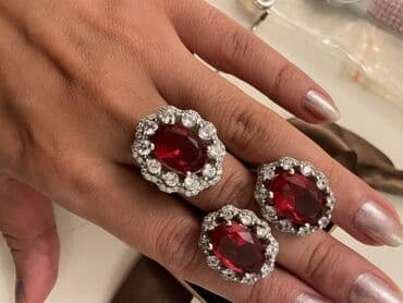 Dəstə daxildir: Üzük, Sırğa, Bilərzik, Gümüş lalafo.az -da Dəstə daxildir: Üzük, Sırğa, Bilərzik, Gümüş