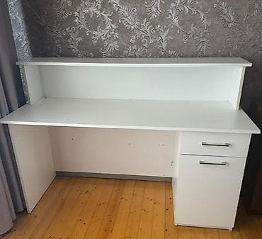 Ağ rəngli funksional iş/oxu masası - Geniş iş səthi: eyni anda lalafo.az -da Ağ rəngli funksional iş/oxu masası - Geniş iş səthi: eyni anda