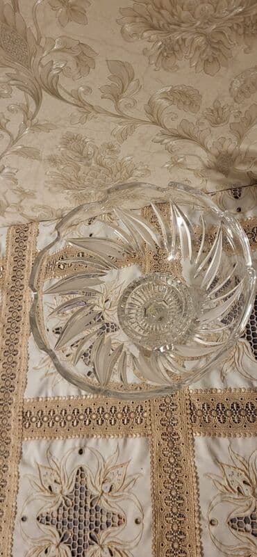 Tort və şiriniyyat qabı, Xrustal, Çexiya lalafo.az -da Tort və şiriniyyat qabı, Xrustal, Çexiya