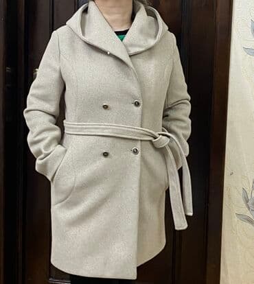 Qadınlar üçün qısa palto – açıq bej rəng - Model: ikiqat düyməli lalafo.az -da Qadınlar üçün qısa palto – açıq bej rəng - Model: ikiqat düyməli