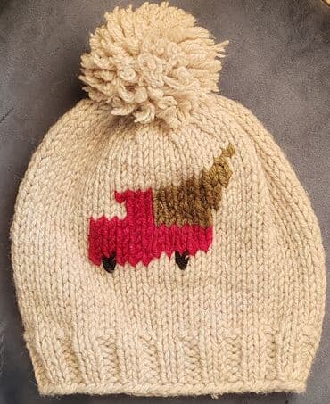 Tüklü pomponlu, toxunma qış papağı. - Rəng: krem/bej əsas. - Naqiş lalafo.az -da Tüklü pomponlu, toxunma qış papağı. - Rəng: krem/bej əsas. - Naqiş