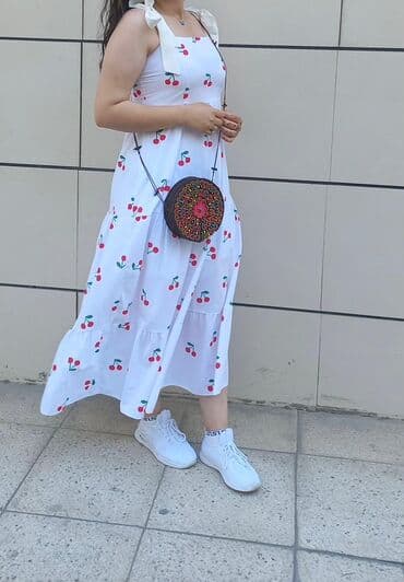 Ağ rəngli, alça naxışlı yay donu - Model: midi uzunluq, A-kesimli lalafo.az -da Ağ rəngli, alça naxışlı yay donu - Model: midi uzunluq, A-kesimli