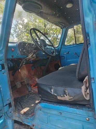 QAZ : 4.3 l | 1986 il 150000 km Van body type lalafo.az -da QAZ : 4.3 l | 1986 il 150000 km Van body type