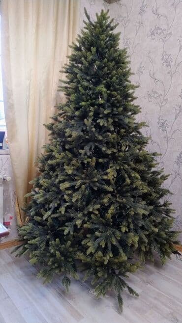 Пластиковая Новогодняя Ёлка Высота примерно 240. Ручная сборка. Дед lalafo.az -da Пластиковая Новогодняя Ёлка Высота примерно 240. Ручная сборка. Дед