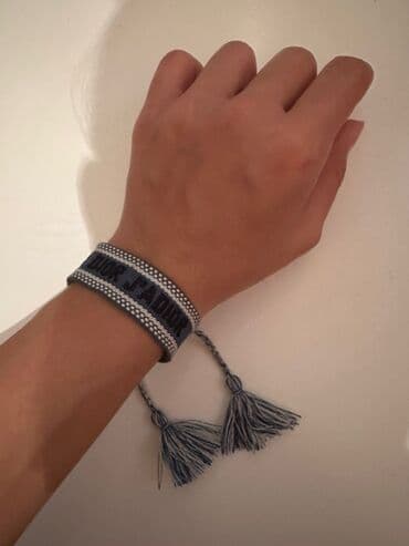 Toxunma qolbaq – “J’ADIOR” yazılı - Material: yumşaq parça/iplikdən lalafo.az -da Toxunma qolbaq – “J’ADIOR” yazılı - Material: yumşaq parça/iplikdən