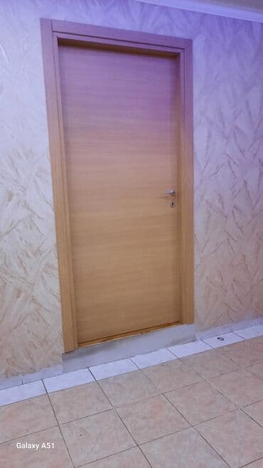 İç otaq qapısı – açıq palıd tonunda, minimalist dizayn. - Material lalafo.az -da İç otaq qapısı – açıq palıd tonunda, minimalist dizayn. - Material