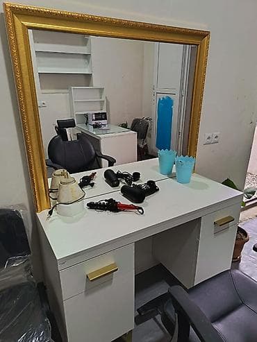 Salon üçün vizaj/saç ustası masası və iri güzgü dəsti - İri ölçülü lalafo.az -da Salon üçün vizaj/saç ustası masası və iri güzgü dəsti - İri ölçülü