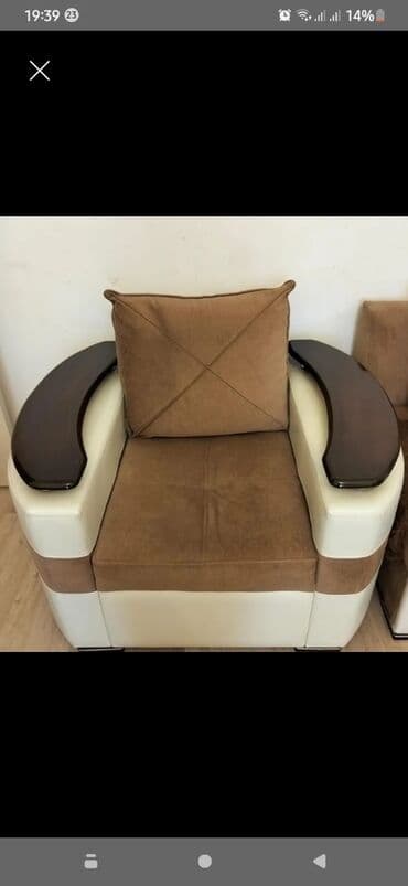 Tək kreslodur. Normal veziyyetdedir. İsdəyən olsa Asagi qiymətə lalafo.az -da Tək kreslodur. Normal veziyyetdedir. İsdəyən olsa Asagi qiymətə