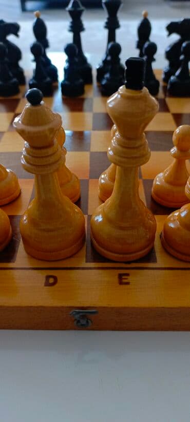 Dəbilqələr: Şəxsi kolleksiyadan.Ekskluziv-taxtanın iç tərəfində əfsanəvi Ukrayna lalafo.az -da — 25 Dəbilqələr: Şəxsi kolleksiyadan.Ekskluziv-taxtanın iç tərəfində əfsanəvi Ukrayna — 25