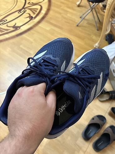 Satilir adidas original qutusuda var Sadece sag tayinda defect var lalafo.az -da Satilir adidas original qutusuda var Sadece sag tayinda defect var