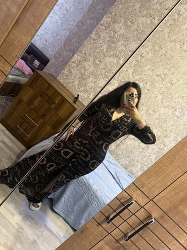 Qadın geyimi – uzun don - Rəng: qara əsas, bej-qızılı tonlarda böyük lalafo.az -da Qadın geyimi – uzun don - Rəng: qara əsas, bej-qızılı tonlarda böyük