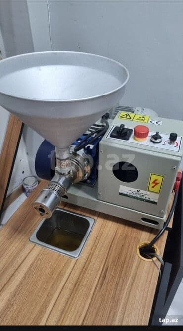 Soyuq sıxım yag çəkən 1500 watt gücünə malik Avtomat sistemi lalafo.az -da Soyuq sıxım yag çəkən 1500 watt gücünə malik Avtomat sistemi