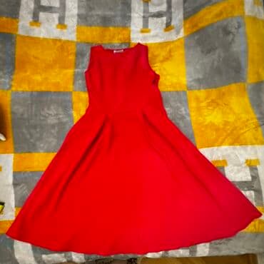 Qirmizi cibli sade platie .1 ve ya 2 defe geyinmisem 70 manata almisam lalafo.az -da Qirmizi cibli sade platie .1 ve ya 2 defe geyinmisem 70 manata almisam