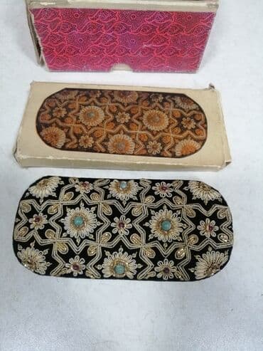 Yeni qedimi əl isləməli eynək qabi 100 azn lalafo.az -da Yeni qedimi əl isləməli eynək qabi 100 azn