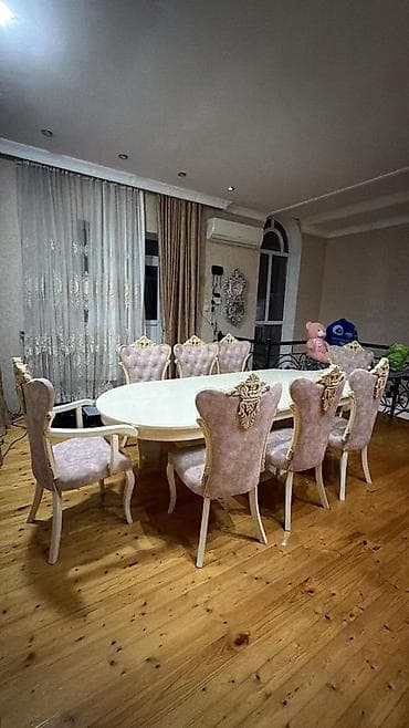 İşlənmiş, Açılmayan, Oval masa, 8 stul lalafo.az -da İşlənmiş, Açılmayan, Oval masa, 8 stul